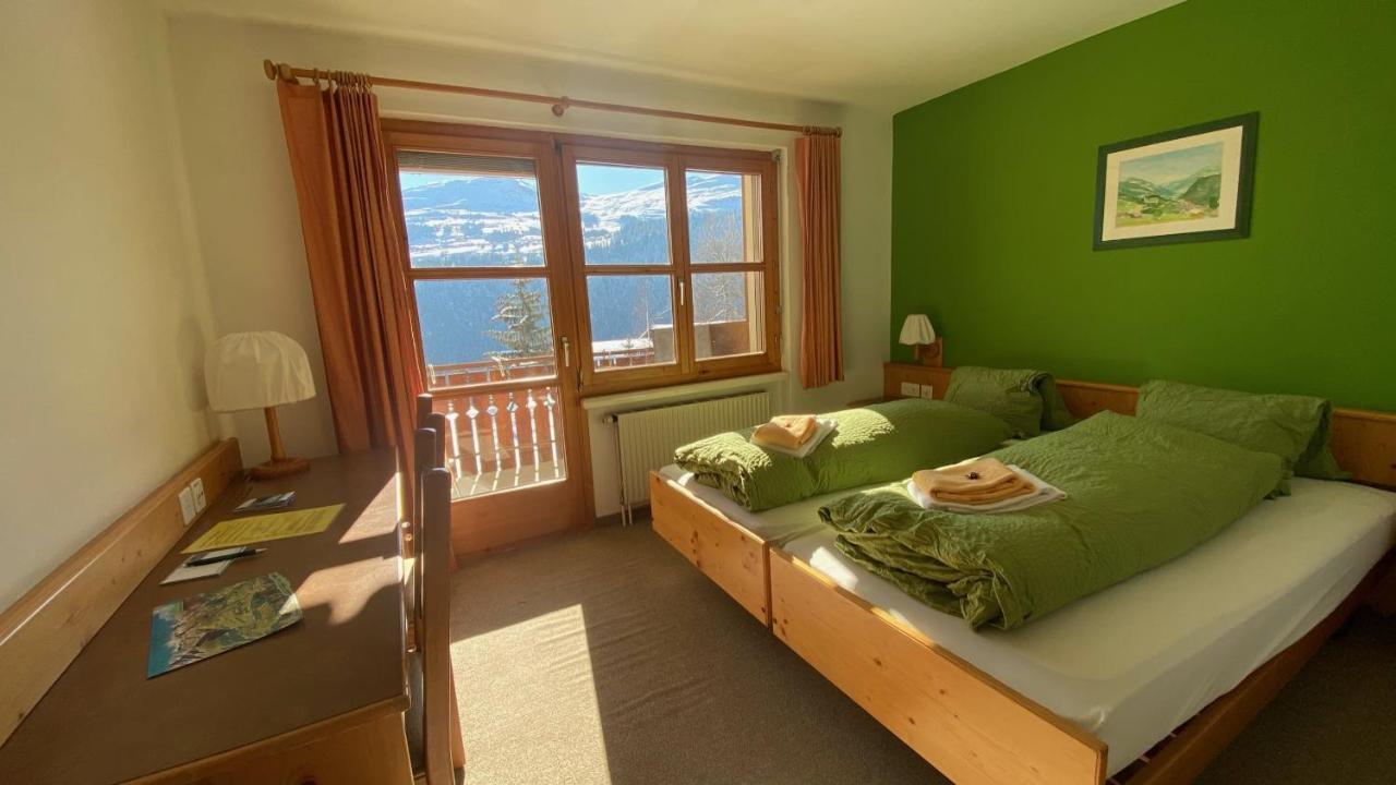 Familien Und Wanderhotel Clarezia Breil/Brigels Exterior photo