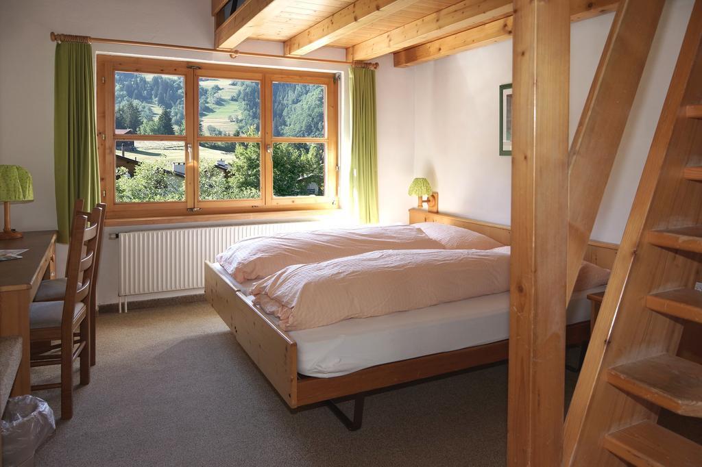Familien Und Wanderhotel Clarezia Breil/Brigels Room photo
